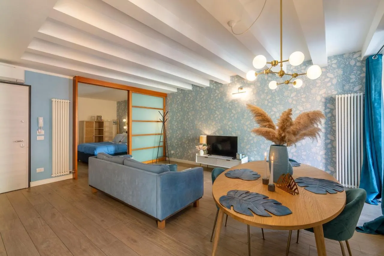 Apartment The Cozy Loft, Un Angolo Alla Moda Nel Cuore Di Verona Italy